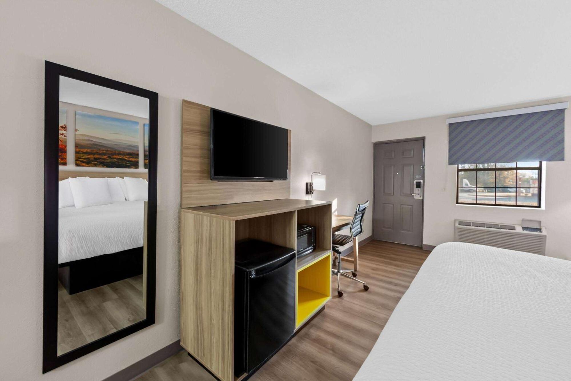 Days Inn By Wyndham Brownsville Eksteriør bilde