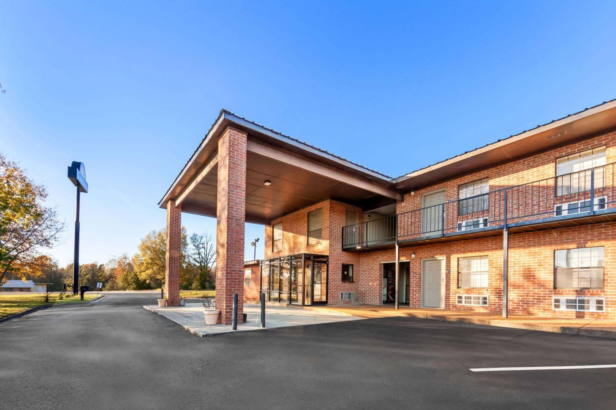 Days Inn By Wyndham Brownsville Eksteriør bilde